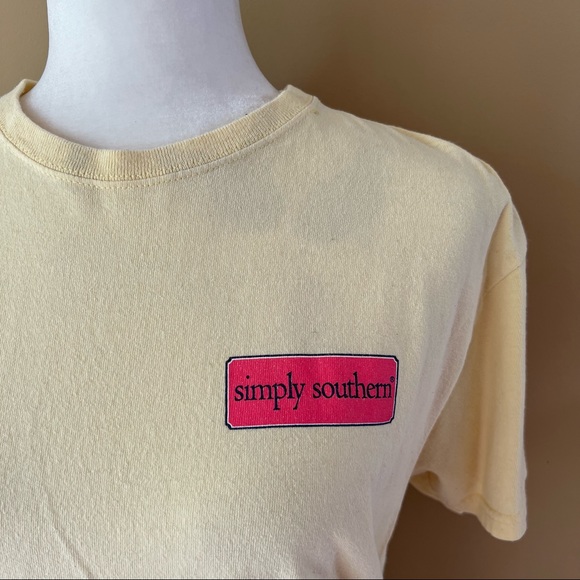 Simply Southern Medium Yellow Pink Green Crab Shirt - Picture 3 of 5